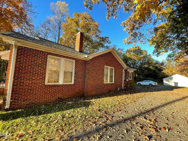 2012 Chapel Hill Road, Burlington, NC 27215