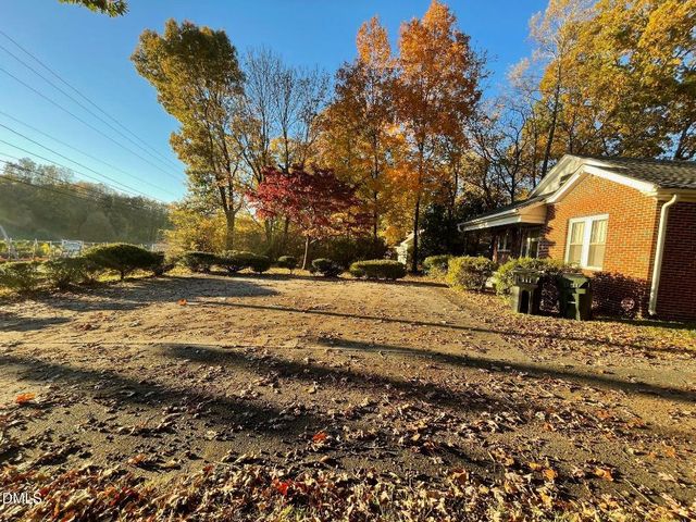 2012 Chapel Hill Road, Burlington, NC 27215