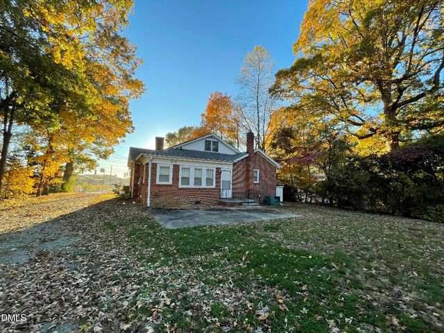 2012 Chapel Hill Road, Burlington, NC 27215