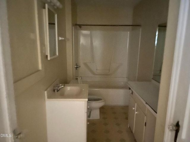 2012 Chapel Hill Road, Burlington, NC 27215