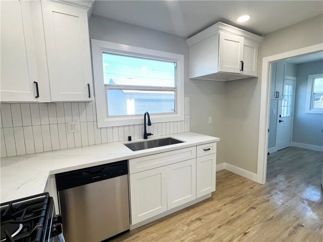 961 W Laurel Street, Compton, CA 90220