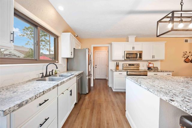 7310 Hickory Lane, Baytown, TX 77521