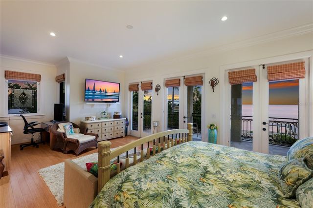 518 58TH STREET, Holmes Beach, FL 34217