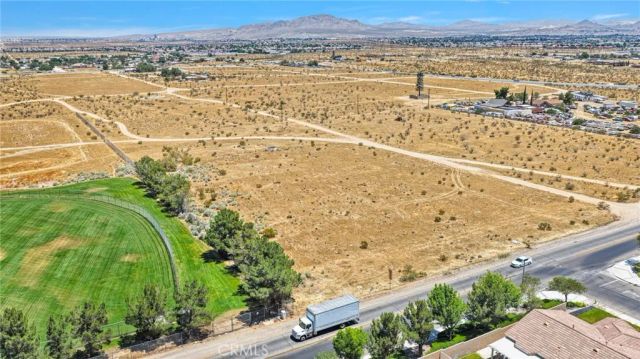13702 Del Cerro, Victorville, CA 92392