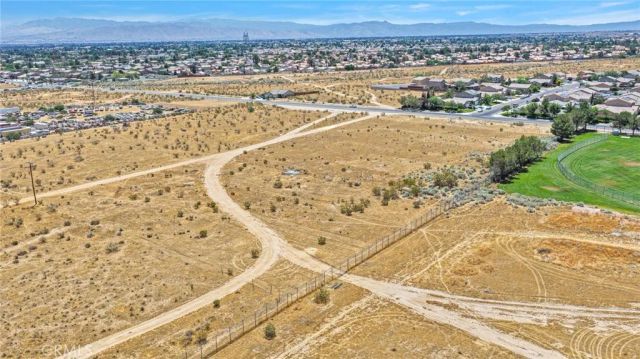 13702 Del Cerro, Victorville, CA 92392
