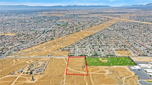 13702 Del Cerro, Victorville, CA 92392