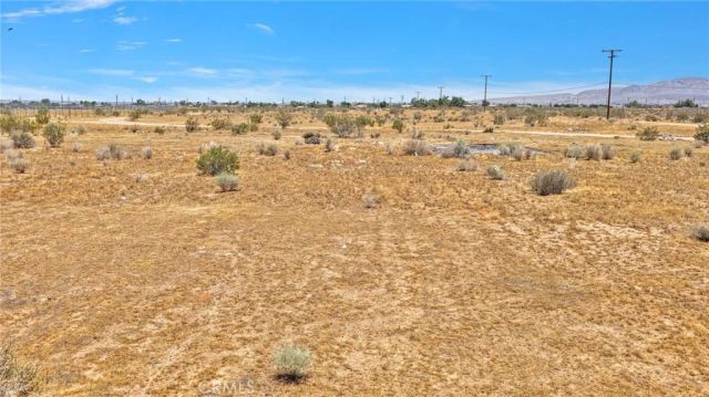 13702 Del Cerro, Victorville, CA 92392