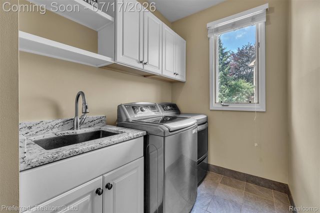 46564 Southview Lane, Plymouth Charter Township, MI 48170