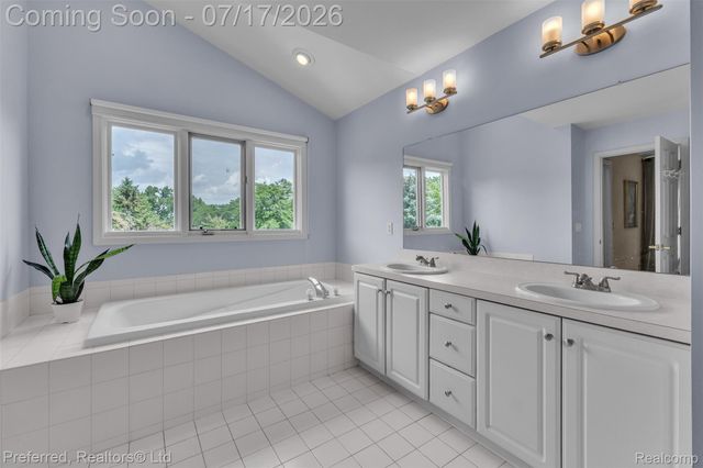 46564 Southview Lane, Plymouth Charter Township, MI 48170