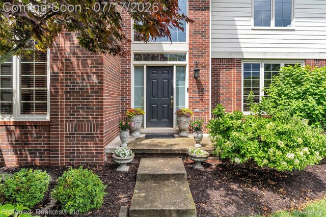 46564 Southview Lane, Plymouth Charter Township, MI 48170