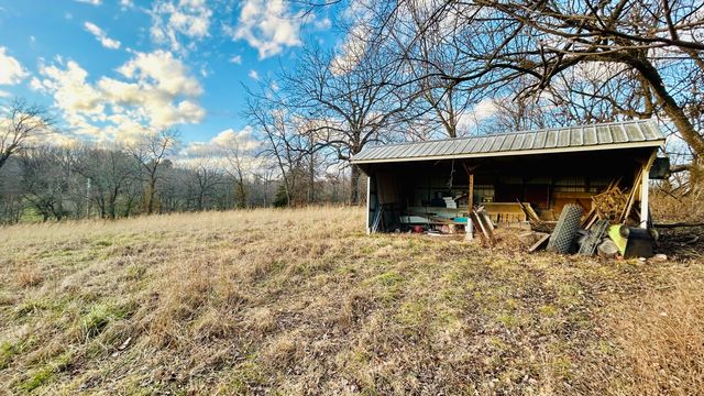 22539 Lawrence 1040, Pierce City, MO 65723