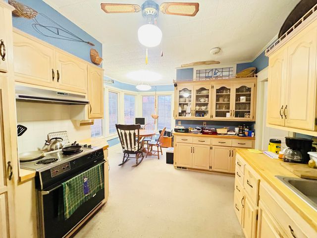 22539 Lawrence 1040, Pierce City, MO 65723