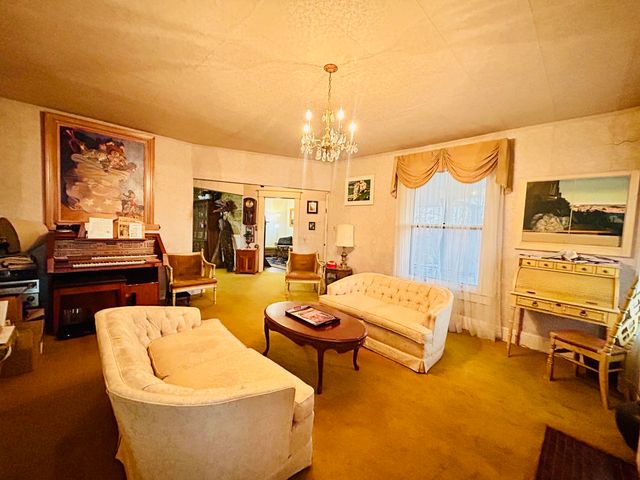 22539 Lawrence 1040, Pierce City, MO 65723