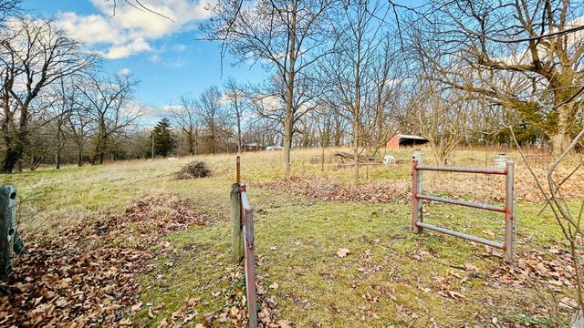 22539 Lawrence 1040, Pierce City, MO 65723