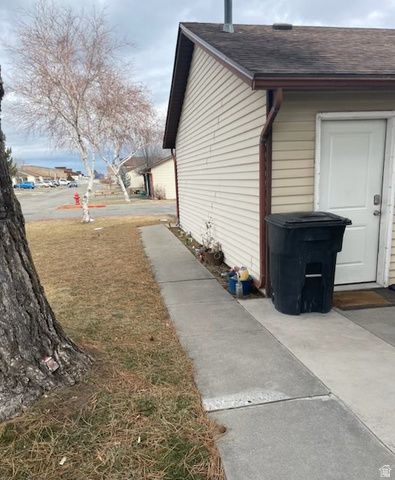 2037 W STONE CREEK DR, West Valley City, UT 84119