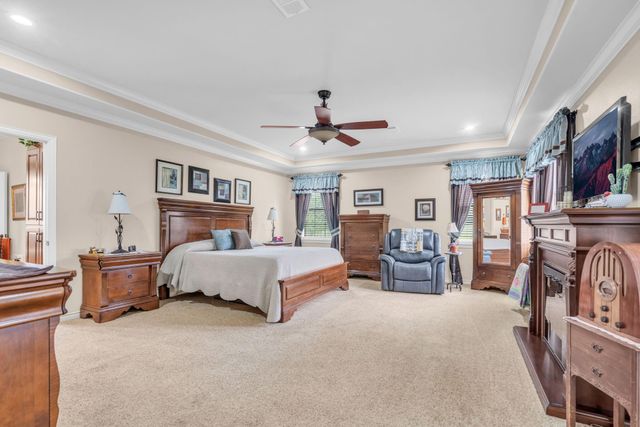 103 Roundabout Lane, Huntsville, TX 77320