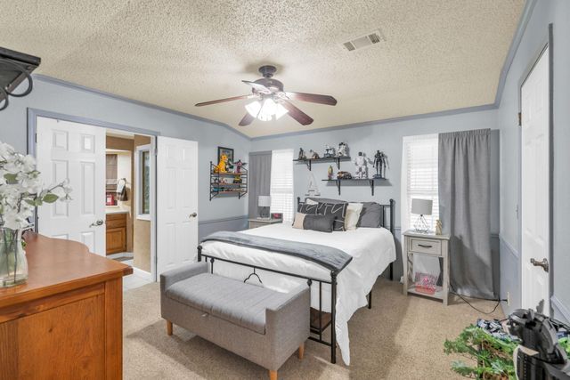 103 Roundabout Lane, Huntsville, TX 77320