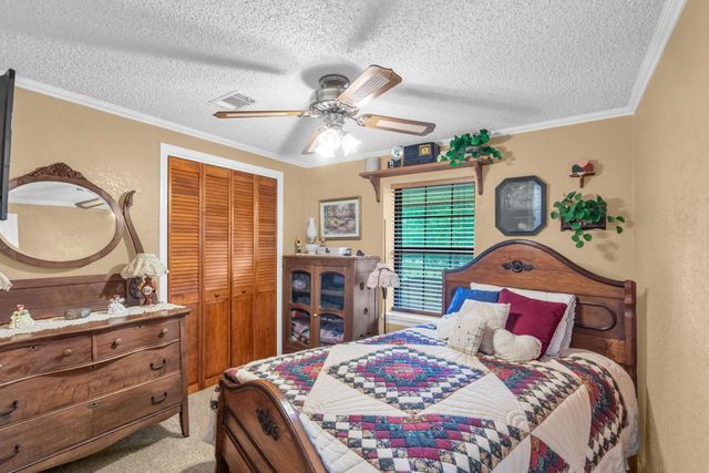 103 Roundabout Lane, Huntsville, TX 77320