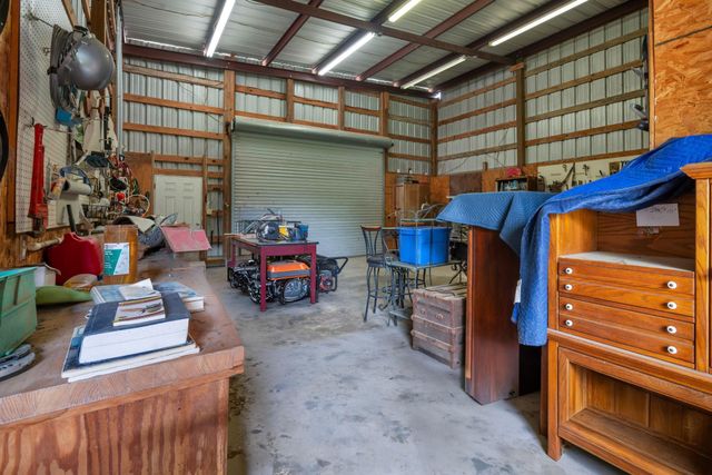 103 Roundabout Lane, Huntsville, TX 77320