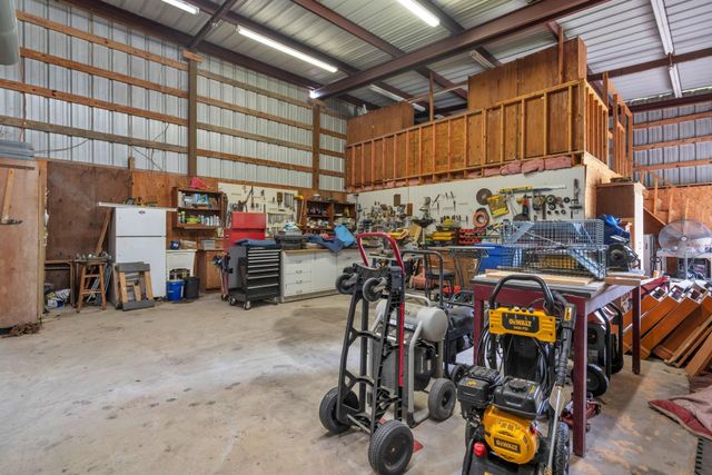 103 Roundabout Lane, Huntsville, TX 77320