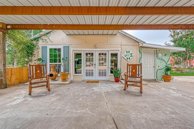 103 Roundabout Lane, Huntsville, TX 77320