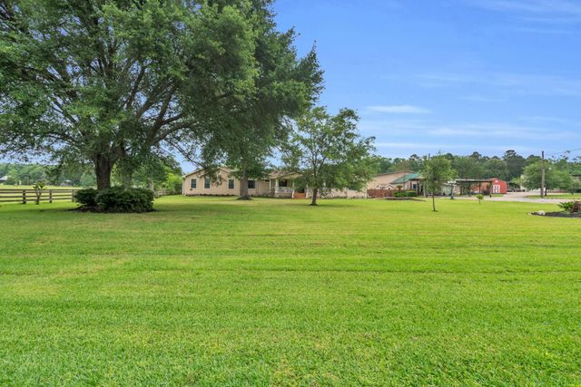 103 Roundabout Lane, Huntsville, TX 77320