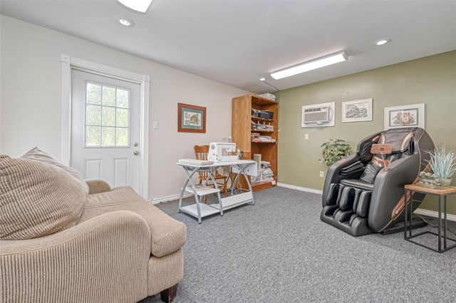 103 Roundabout Lane, Huntsville, TX 77320
