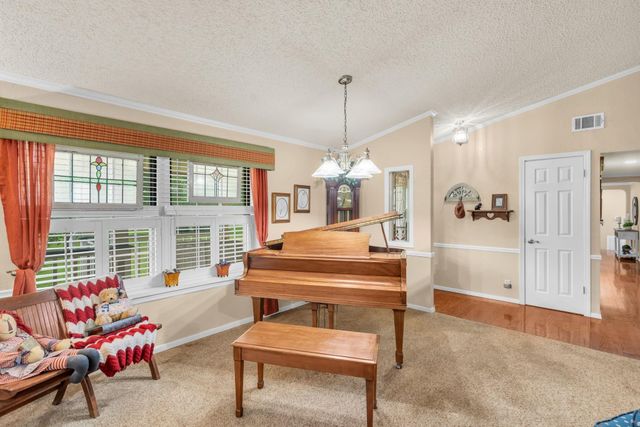 103 Roundabout Lane, Huntsville, TX 77320