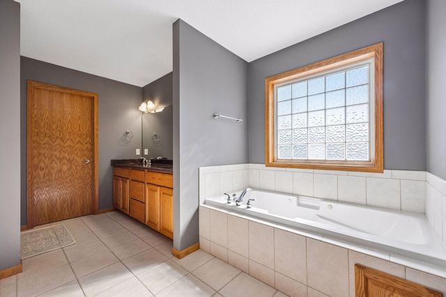 5130 Meadow Drive SE, Rochester, MN 55904