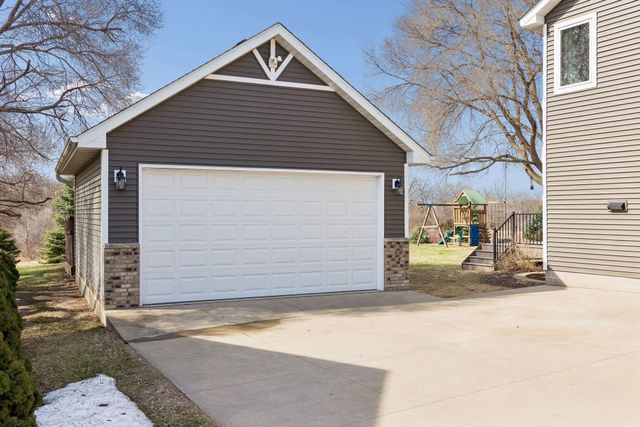 5130 Meadow Drive SE, Rochester, MN 55904