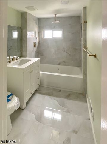 631 Elm St, Roselle Boro, NJ 07203