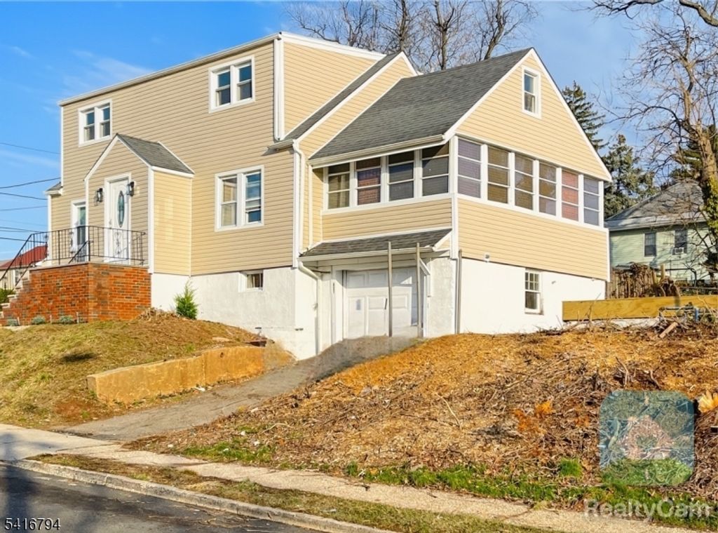 631 Elm St, Roselle Boro, NJ 07203