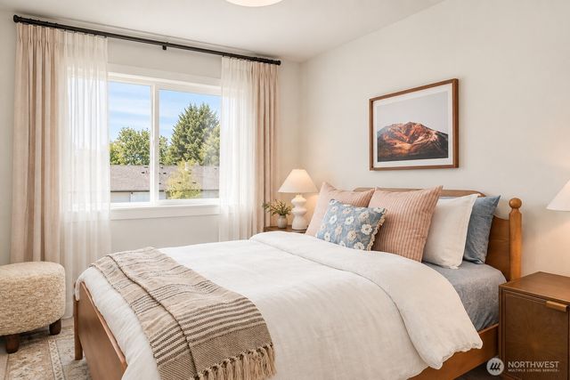 425 Parkside Walk, Sammamish, WA 98074