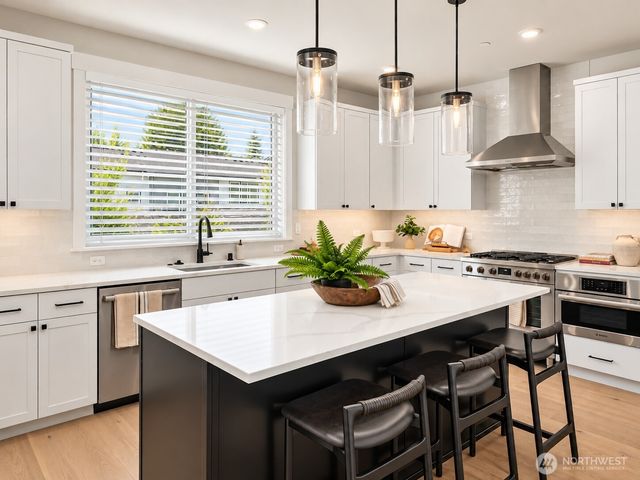 425 Parkside Walk, Sammamish, WA 98074