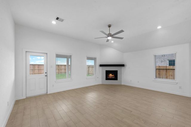 61 Shining Point Drive, Waller, TX 77484