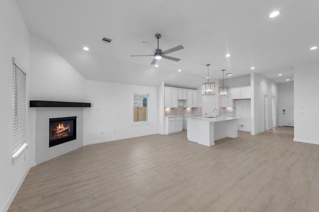 61 Shining Point Drive, Waller, TX 77484
