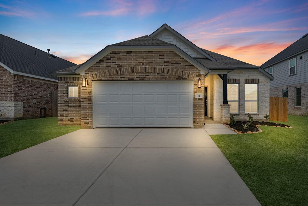 61 Shining Point Drive, Waller, TX 77484