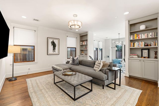 714 E 18th Street, Houston, TX 77008