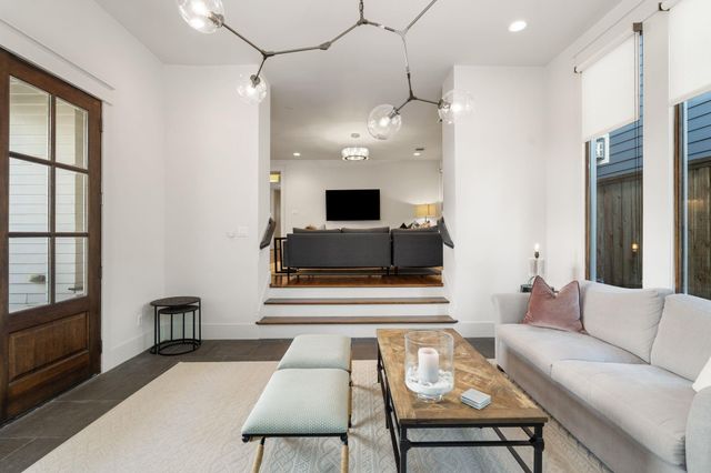 714 E 18th Street, Houston, TX 77008