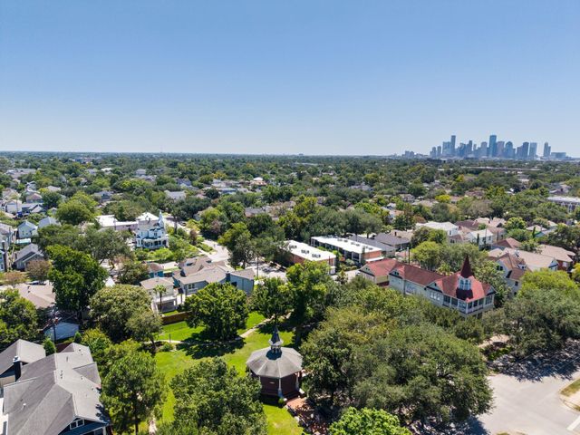 714 E 18th Street, Houston, TX 77008