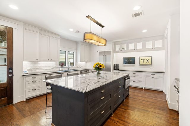 714 E 18th Street, Houston, TX 77008