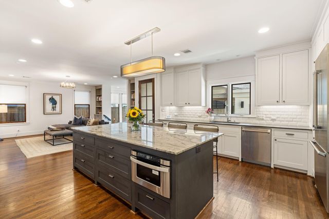 714 E 18th Street, Houston, TX 77008