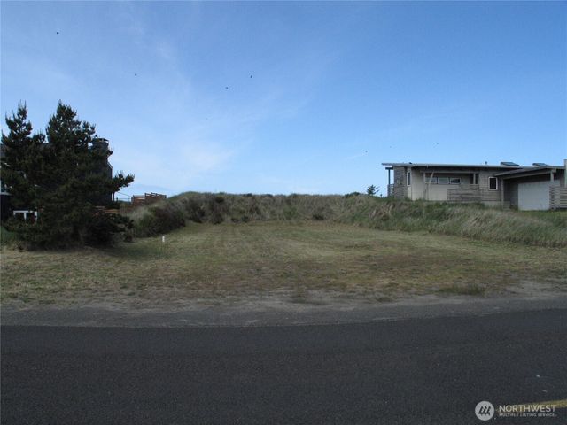 31105 G Street, Ocean Park, WA 98640