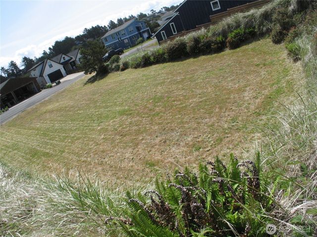 31105 G Street, Ocean Park, WA 98640