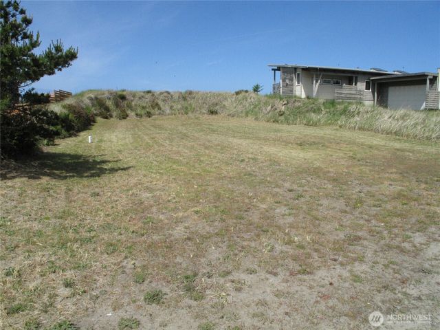 31105 G Street, Ocean Park, WA 98640