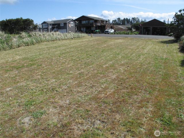 31105 G Street, Ocean Park, WA 98640