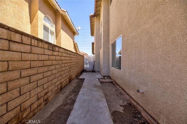 16045 Peach Tree, Fontana, CA 92337