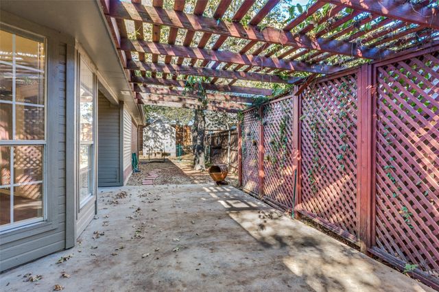 6607 Capitol Hill Drive, Arlington, TX 76017