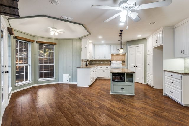 6607 Capitol Hill Drive, Arlington, TX 76017