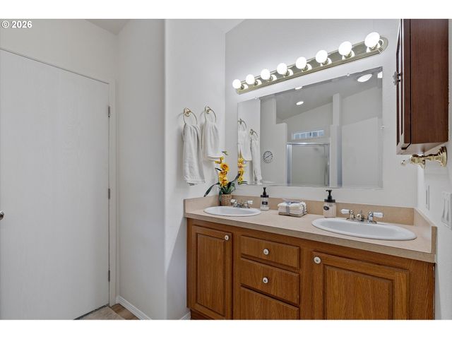 1503 N HAYDEN ISLAND Dr 17, Portland, OR 97217